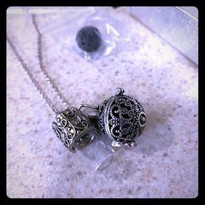 Vilu Essentials Exquisite Aromatherapy Locket